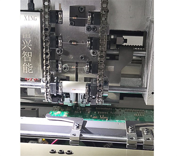 SMT生產(chǎn)中提高插件機(jī)設(shè)備生產(chǎn)效率，這些就夠了